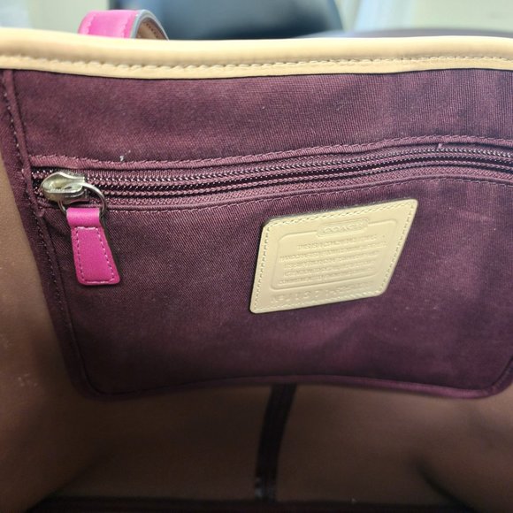 Coach - Picture 3 of 4